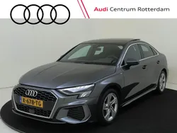 Grijs Gebruikt 2021 Audi A3 Basis Sedan | € 32.950 (Iets duurder)