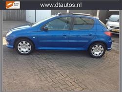 Blauw Gebruikt 2005 Peugeot 206 Hatchback | € 1.399