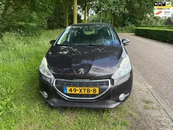 Rood Gebruikt 2012 Peugeot 208 Active Hatchback | € 3.750 (Eerlijke prijs)