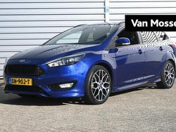 Blauw Gebruikt 2017 Ford Focus ST-Line Stationwagen | € 15.945 (Duur)