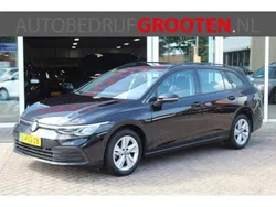 Zwart Gebruikt 2021 VW Golf VIII Life Stationwagen | € 16.888 (Eerlijke prijs)