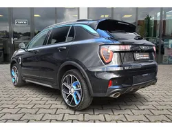 Zwart, metallic lak Gebruikt 2022 Lynk & Co 01 SUV | € 24.450 (Eerlijke prijs)