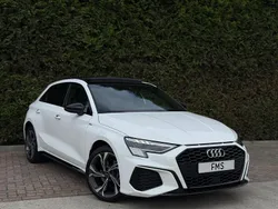 Wit Gebruikt 2024 Audi A3 Sportback e-tron S-Line Sedan | € 37.890 (Eerlijke prijs)
