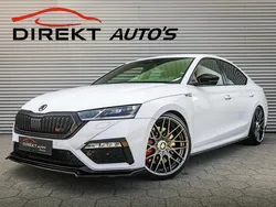 Wit, metallic lak Gebruikt 2022 Skoda Octavia RS Sedan | € 38.950