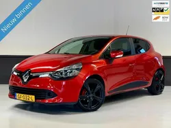 Rood Gebruikt 2015 Renault Clio IV Expression Hatchback | € 5.900 (Goede deal)