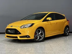Oranje Gebruikt 2014 Ford Focus ST Hatchback | € 19.950 (Duur)