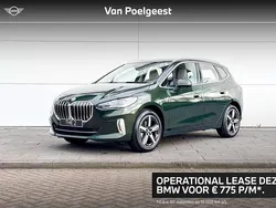 Groen, metallic lak Nieuw 2025 BMW 218 Active Tourer Luxury Line MPV | € 56.189