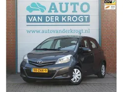 Grijs Gebruikt 2013 Toyota Yaris Hatchback | € 8.495 (Eerlijke prijs)