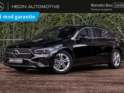 Zwart, metallic lak Gebruikt 2024 Mercedes CLA180 Shooting Brake Business Stationwagen | € 31.900 (Goede deal)