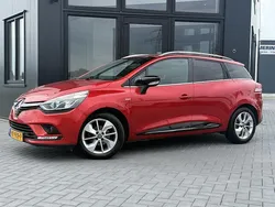 Rood, metallic lak Gebruikt 2017 Renault Clio GrandTour LIMITED Stationwagen | € 6.250 (Goede deal)