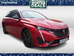 Rood, metallic lak Nieuw 2025 Peugeot e-308 SW Style Stationwagen | € 36.333 (Super prijs)