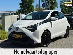 Wit Gebruikt 2020 Toyota Aygo X-play Hatchback | € 8.450 (Eerlijke prijs)