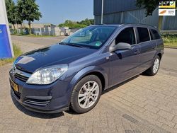Blauw Gebruikt 2009 Opel Astra Cosmo Stationwagen | € 1.449 (Eerlijke prijs)