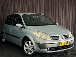 Grijs (metallic) Gebruikt 2004 Renault Scénic II Expression MPV | € 1.499 (Eerlijke prijs)