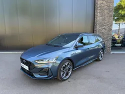 Blauw, metallic lak Gebruikt 2024 Ford Focus ST-Line X Stationwagen | € 32.600 (Eerlijke prijs)