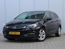 Blauw, metallic lak Gebruikt 2018 Opel Astra Business Hatchback | € 9.499 (Eerlijke prijs)