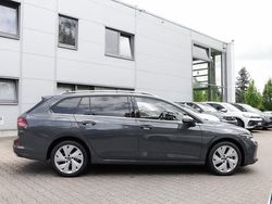 Grijs Gebruikt 2024 VW Golf VIII Style Stationwagen | € 40.571