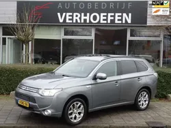 Grijs, metallic lak Gebruikt 2013 Mitsubishi Outlander P-HEV Instyle SUV | € 10.950 (Eerlijke prijs)