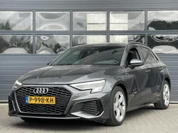 Grijs Gebruikt 2022 Audi A3 Sportback S-Line Hatchback | € 27.999 (Iets duurder)