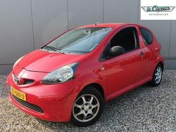Rood Gebruikt 2008 Toyota Aygo Hatchback | € 998 (Goede deal)