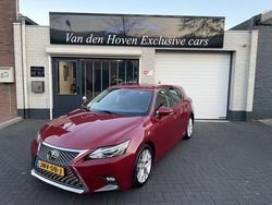 Rood (metallic) Gebruikt 2018 Lexus CT200h Sport Line Hatchback | € 19.995 (Eerlijke prijs)