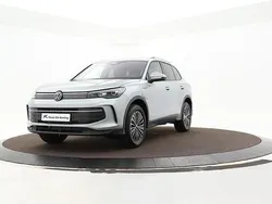 Zilver, metallic lak Nieuw 2025 VW Tiguan Edition SUV | € 48.640 (Super prijs)