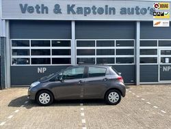 Grijs Gebruikt 2014 Toyota Yaris Hatchback | € 6.750 (Eerlijke prijs)