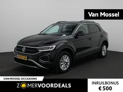 Zwart Gebruikt 2022 VW T-Roc Life SUV | € 25.400 (Goede deal)