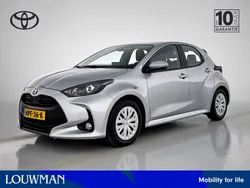 Grijs Gebruikt 2024 Toyota Yaris Hybrid Active Hatchback | € 23.445 (Eerlijke prijs)