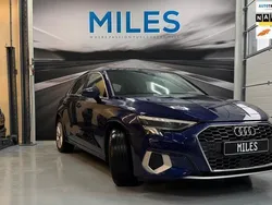 Blauw, metallic lak Gebruikt 2023 Audi A3 Sportback Advanced Hatchback | € 27.950 (Eerlijke prijs)