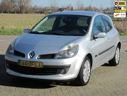 Grijs Gebruikt 2008 Renault Clio II Dynamique Hatchback | € 2.450 (Eerlijke prijs)