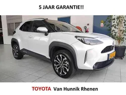 Wit, metallic lak Gebruikt 2023 Toyota Yaris Cross Style SUV | € 27.950 (Eerlijke prijs)