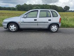 Grijs Gebruikt 1999 Opel Corsa Eco Hatchback | € 750 (Eerlijke prijs)