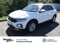 Wit Gebruikt 2022 VW T-Roc Life SUV | € 27.317 (Iets duurder)