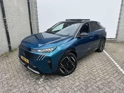 Blauw Gebruikt 2024 Peugeot e-3008 GTi SUV | € 39.900 (Eerlijke prijs)