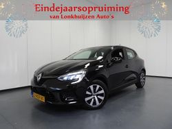 Zwart Gebruikt 2023 Renault Clio V Equilibre Hatchback | € 16.840 (Eerlijke prijs)