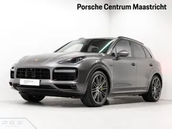 Grijs Gebruikt 2022 Porsche Cayenne Turbo S SUV | € 124.750