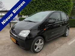 Zwart, metallic lak Gebruikt 2005 Daihatsu Cuore Hatchback | € 2.950 (Duur)
