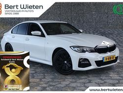 Wit Gebruikt 2020 BMW 320 M Sport Sedan | € 29.750 (Eerlijke prijs)