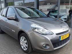 Grijs Gebruikt 2011 Renault Clio II Hatchback | € 4.450 (Duur)