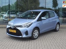 Blauw Gebruikt 2015 Toyota Yaris Hatchback | € 12.450 (Eerlijke prijs)