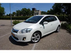 Wit Gebruikt 2011 Toyota Auris Executive Hatchback | € 9.240 (Eerlijke prijs)