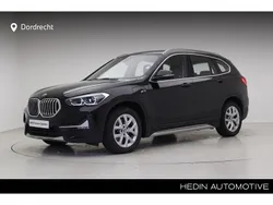 Saphirschwarz metallic (zwart metallic) Gebruikt 2021 BMW X1 Comfort Edition SUV | € 33.895 (Eerlijke prijs)