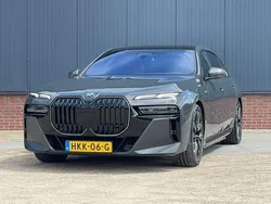 Grijs Gebruikt 2024 BMW 750e M Sport Sedan | € 124.999 (Goede deal)