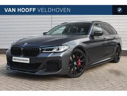 Gunmetal ii (grijs metallic) Gebruikt 2023 BMW 530e Comfort Edition Stationwagen | € 47.950 (Iets duurder)