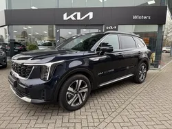 Blauw, metallic lak Nieuw 2025 Kia Sorento SUV | € 62.640 (Goede deal)