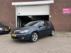 Grijs, metallic lak Gebruikt 2011 VW Golf VI Highline Hatchback | € 4.249 (Super prijs)