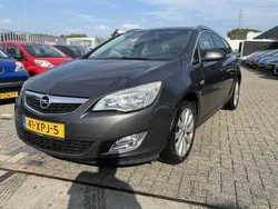 Grijs Gebruikt 2012 Opel Astra Sport Stationwagen | € 2.550 (Eerlijke prijs)