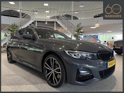 Grijs Gebruikt 2021 BMW 330 Executive Stationwagen | € 36.400 (Iets duurder)