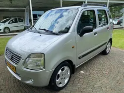 Grijs, metallic lak Gebruikt 2001 Suzuki Wagon R+ GL Stationwagen | € 2.400 (Duur)